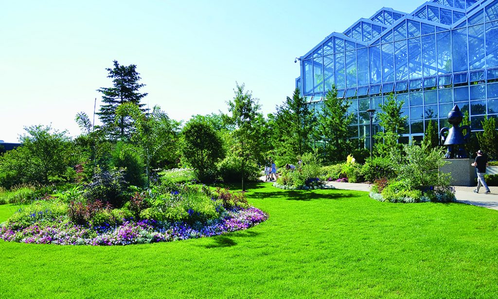 Frederick Meijer Gardens & Sculpture Park - ID 191917392 © BEAUTYNATURE |
DREAMSTIME.COM