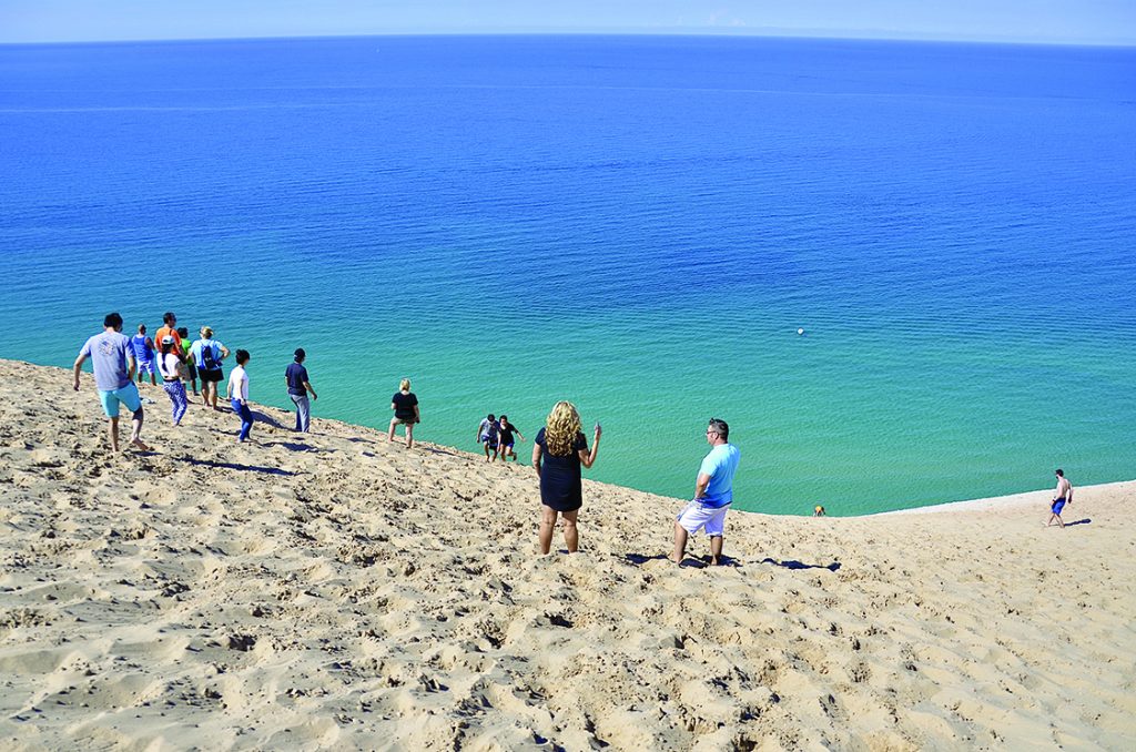 Sleeping Bear Dunes (ID 191604237 © BEAUTYNATURE | DREAMSTIME.COM)