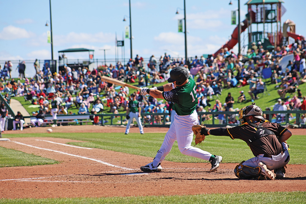 Dalton Rushing hitting (Great Lakes Loons)