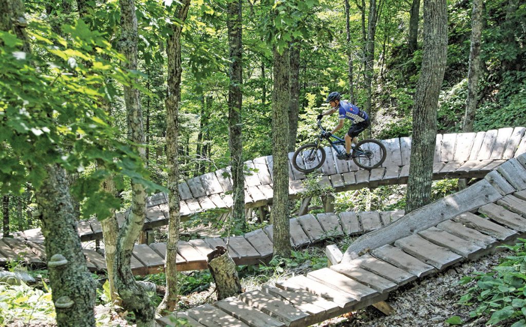 FA copper mountain biking (ID 33089691© PICTUREMAKERSLLC| DREAMSTIME.COM)